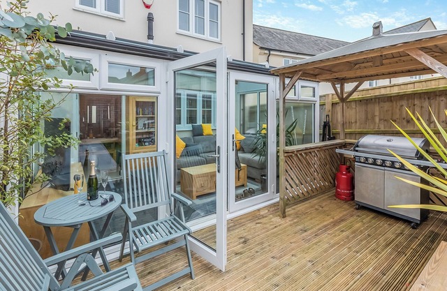 3 bedroom accommodation in Weymouth