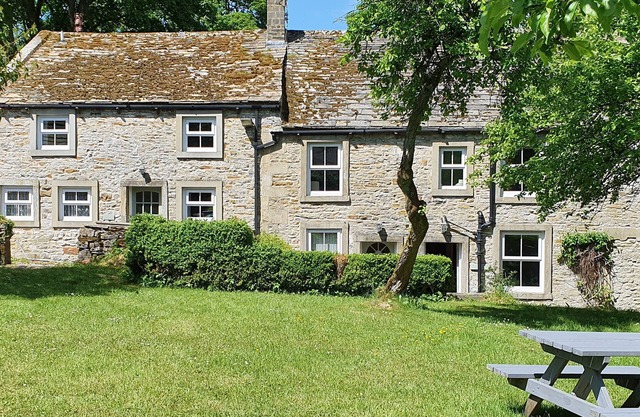 5 bedroom accommodation in Draughton, Skipton