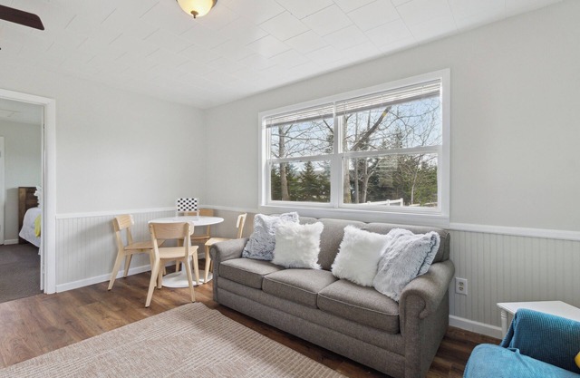 5 Bedroom Combo/ARCADIA RESORT/Cabin 7 + 3 Bedroom House/HOT TUB
