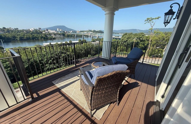 4 Bedroom Condo with the best view of Downtown Chattanooga & the Tenn. River