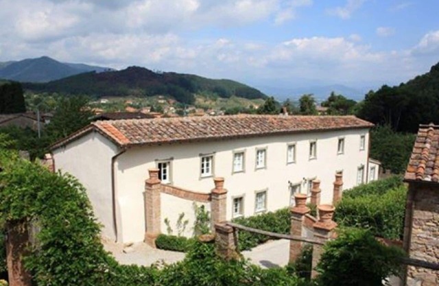 Ferme de 5 chambres sur les terrains de la villa du 18ème siècle, jardin privé et vue imprenable