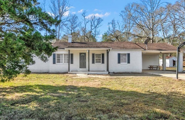 5 bedroom home in Vidor
