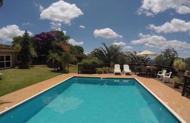 MAISON DE 5 CHAMBRES (4 SUITES) PISCINE CONDOMINIUM DE LUXE, COUR DE VOLEI