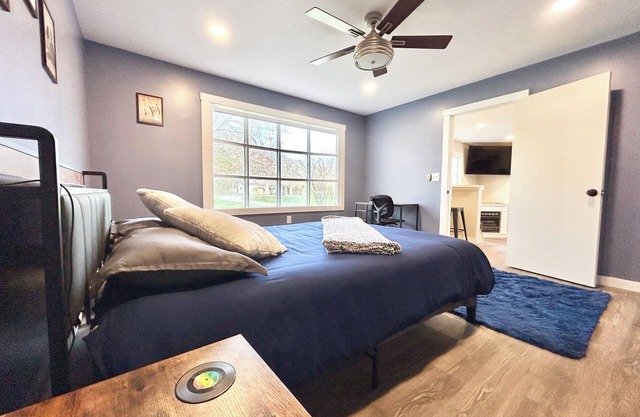 5 Bedroom house directly next door to The Caverns!