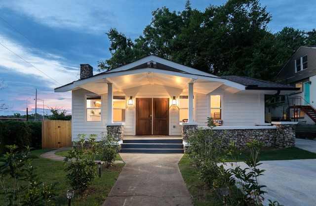 Modern Farmhouse of Eastlake