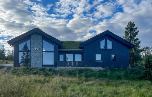 5 Bedroom Stunning Home In Løten