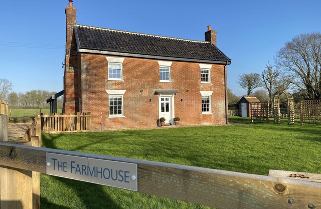 5 bedroomed farmhouse perfect for exploring Norfolk and Suffolk.