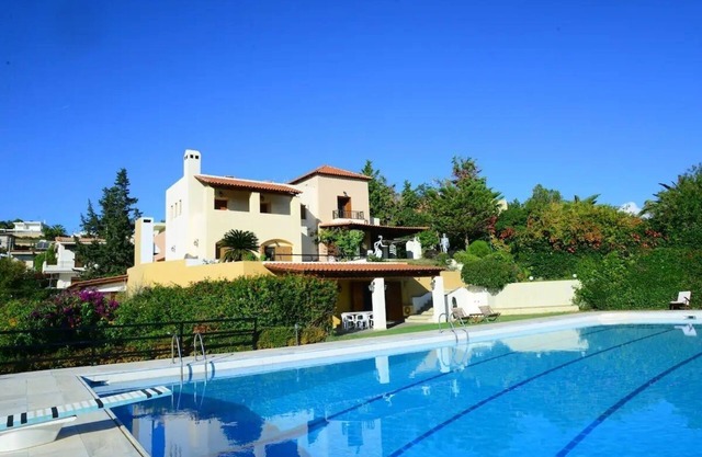 Spacieuse Maison / appartement près de la plage avec piscine et terrain de basket