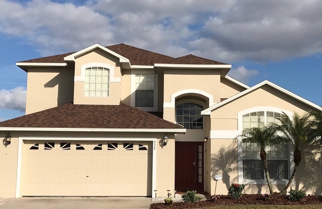 5 BR, 4 BA, Villa de 2 étages, à 10 minutes de Disney, Lakefront, pêche, piscine chauffée, WiFi