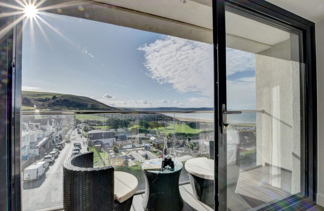5 Byron Apartments - Trois Chambres Appartement, Couchages 5
