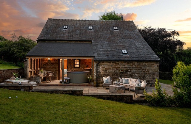 MAGNIFIQUE GRANGE À FAISCEAU 5 * DE LUXE, HOT TUB, BRÛLEUR DE BÛCHES, HAMEAU DE QUICTIER