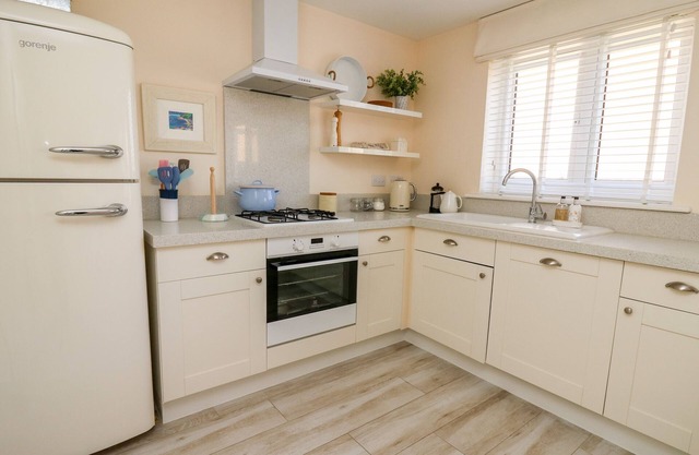 5 Ffordd Y Meillion, LLANELLI