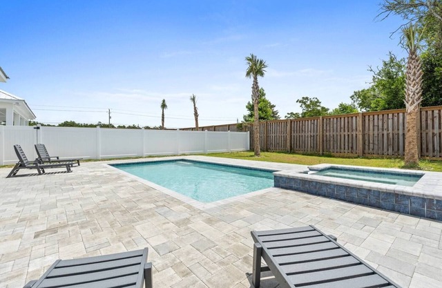 5 King Beds, Private Pool, Spa & Slide, Shaded Lanai, Near Beach, Dog friendly