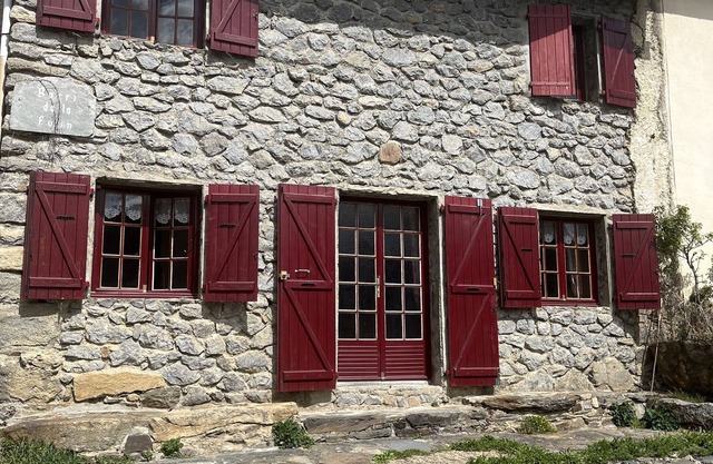 A 5 km d’Ax les thermes, la « Régalade » vous offre calme confort et détente