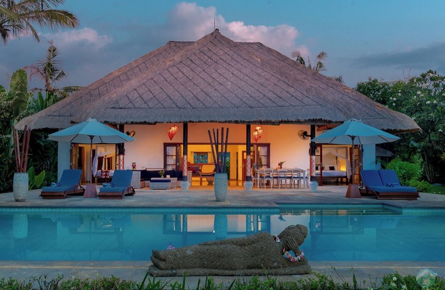 5 * Lovina Beachfront villa avec piscine Free Dolphin Tour
