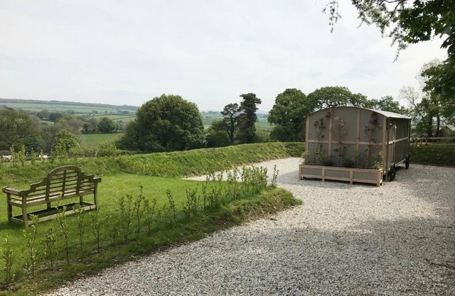5* Luxury Shepherds Hut