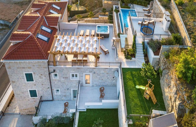 Villa de Luxe en Pierre 5* Diamant