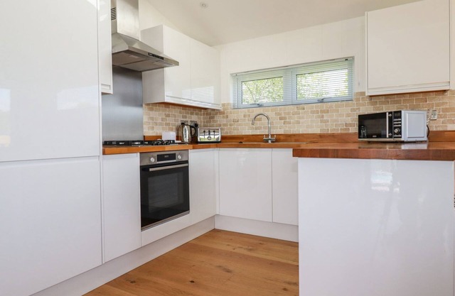 5 Meadow Retreat