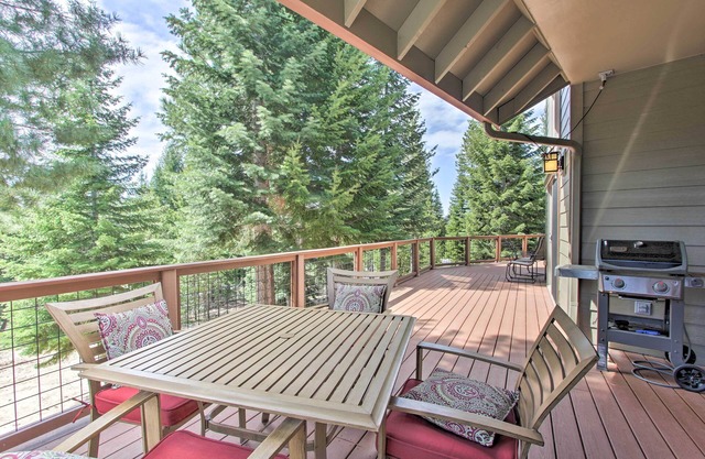 5 Mi to Crescent Lake: Dog-Friendly Oregon Getaway