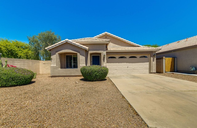 Gilbert Home w/ Pool, Near Golfing & Downtown!