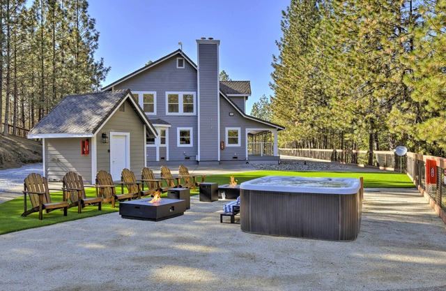 5 Mi to Dtwn: Placerville Escape w/ Outdoor Oasis