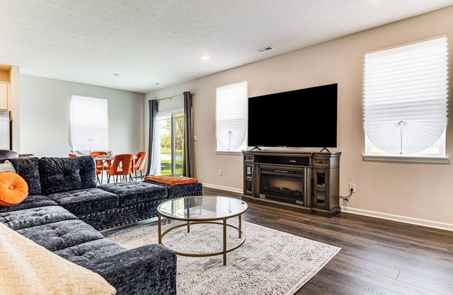 5 Mi to Fort Harrison: Home w/ Pool Access!