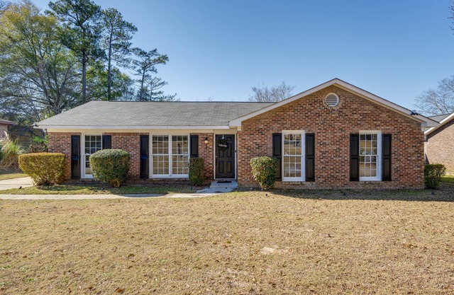 5 Mi to Fort Moore: Quiet Columbus Home