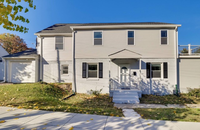 5 Mi to National Mall: DC Home w/ Pool Table