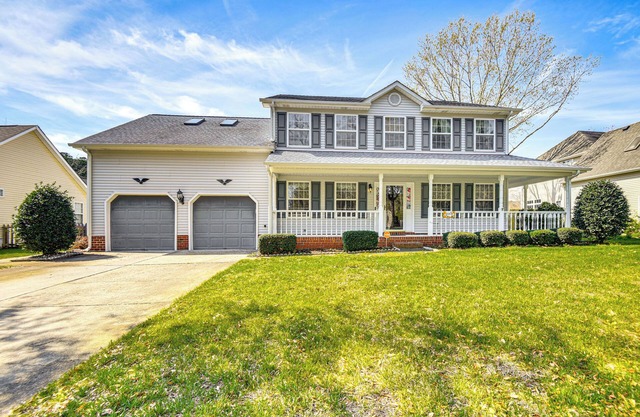 5 Mi to Virginia Beach: Charming Family Home!