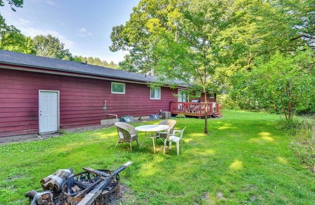 5 Mi to Warren Dunes - Secluded Sawyer Home!