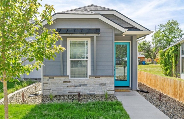 5 min to BSU + 8 min to Downtown | Brand New Build! Happy Decor! Private 2-Vehicle Garage