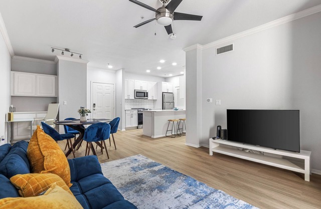 5 min to Six Flags Magic Mountain / Cozy 1BD Apartment /Community amenities