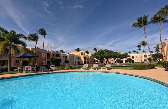 2BR / 2BA Villa, Golf, Wifi, Vue sur la piscine et le jardin