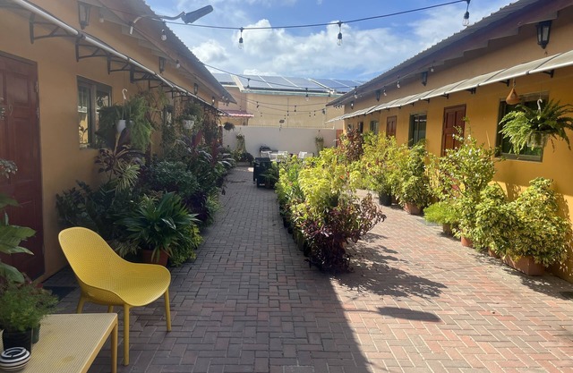 5 minutes from eagle beach as an apartment with kitchen and