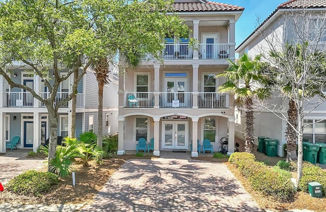 ☛5 Minutes from the Beach★ Pool/ Hot Tub★ Stocked☚