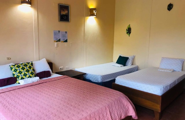 5 minutes to the marine in sierpe peninsula osa, Costa Rica! Bed & Bread Hotel!!