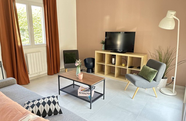 À 5 min à pied de la plage des Lecques, notre jolie maisonnette vous accueille !