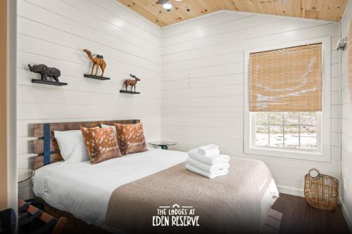 5 Neighboring Cabins at Eden Reserve - Front Five