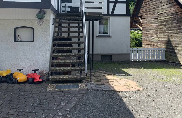 Appartement de 5 pièces sur le Rothaarsteig - les familles et les animaux sont les bienvenus!