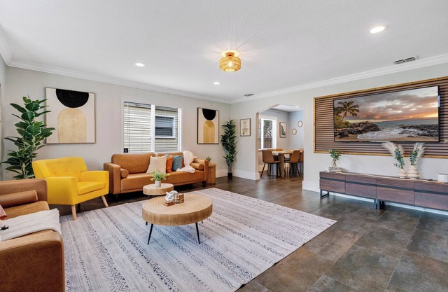 5★ SODO Home, Guest Fave,PetsOk, Game Room, BBQ, Fire Pit,Netflix, Popcorn Maker