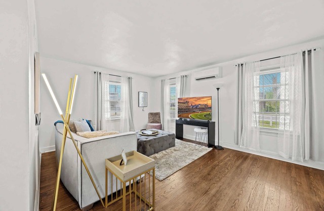 5 Spacious Units Close to Downtown & Expo Center