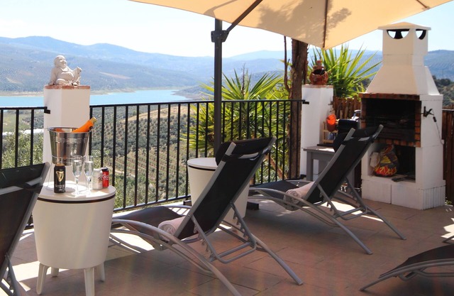 5 étoiles, 4 villa de chambre double, piscine privée et bain à remous et vue fantastique sur le lac