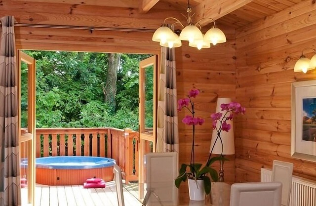 5 étoiles, primé Scandinavian Lodge avec bain à remous luxueux