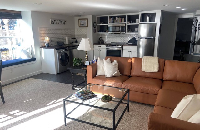 5 ÉTOILES Nouvelle construction, 1 chambre Back Cove appartement avec vue sur l'eau!