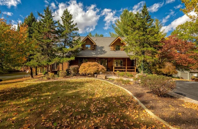 Embers of Murphysboro - 5 Star Cabin Sleeps up to 12 - GREAT AMMENITIES!