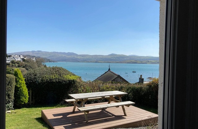5 Star Cottages (Sleeps 16), Amazing Sea & Mountain Views