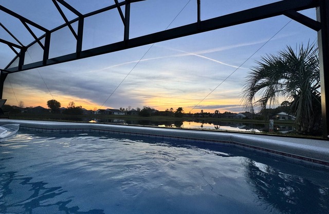 5 STAR Lakefront Pool Home, Grande pêche! BBQ Grill, Hi-Speed ​​Wifi, XBox 360!