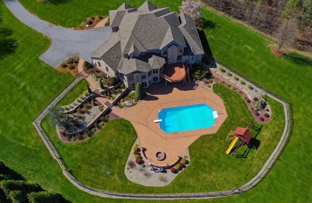 5 Star Mountain Home Pool, Hot Tub, Arcade, Movie