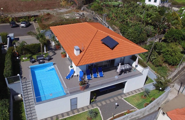5 Star Rainbow "Blue Villa" Piscine chauffée, Sauna, Jacuzzi, Air cond,