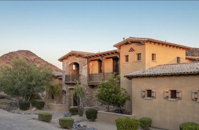 Lux Estate 6bd/7ba Huge Theater
